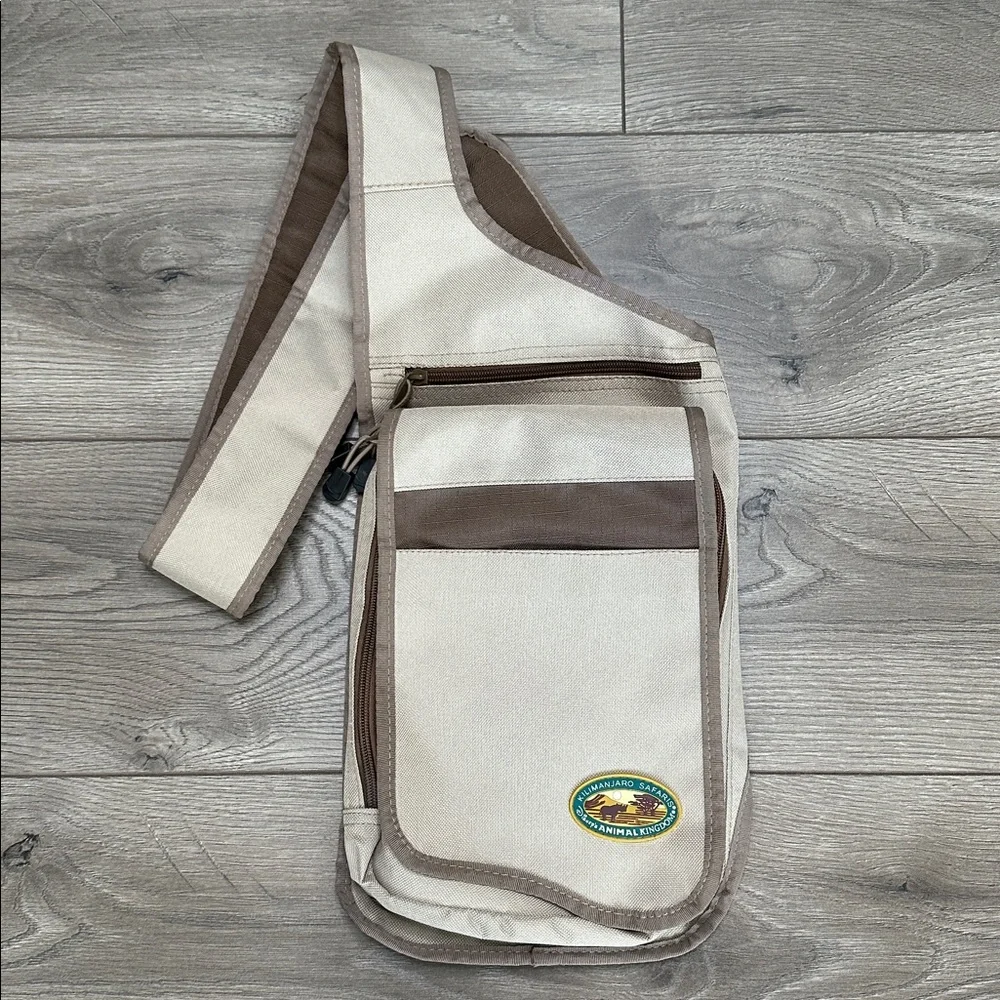 Vintage Disney Animal Kingdom Kilimanjaro Safari Crossbody Messenger‎ Bag Tan